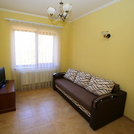 Пори Року Guest House Sinyak  Luaran gambar